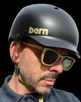 CASQUE BERN WATTS SATIN BLACK/GOLD